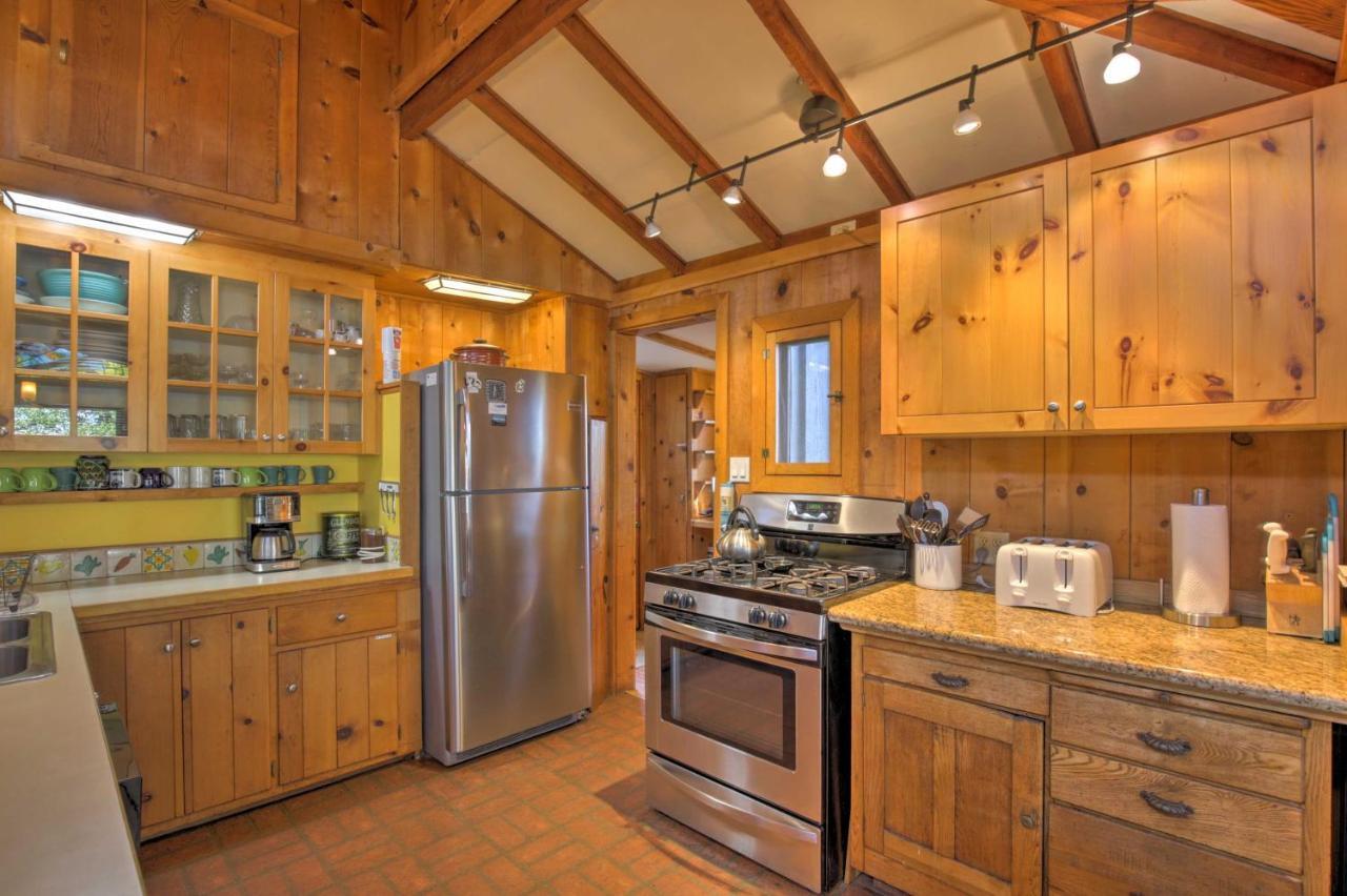 Hillside Home With Deck And Views Of Tomales Bay! إينفيرنيس المظهر الخارجي الصورة